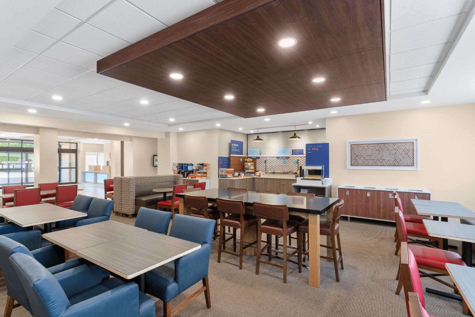 Holiday Inn Express Hotel & Suites Coralville By Ihg Ngoại thất bức ảnh