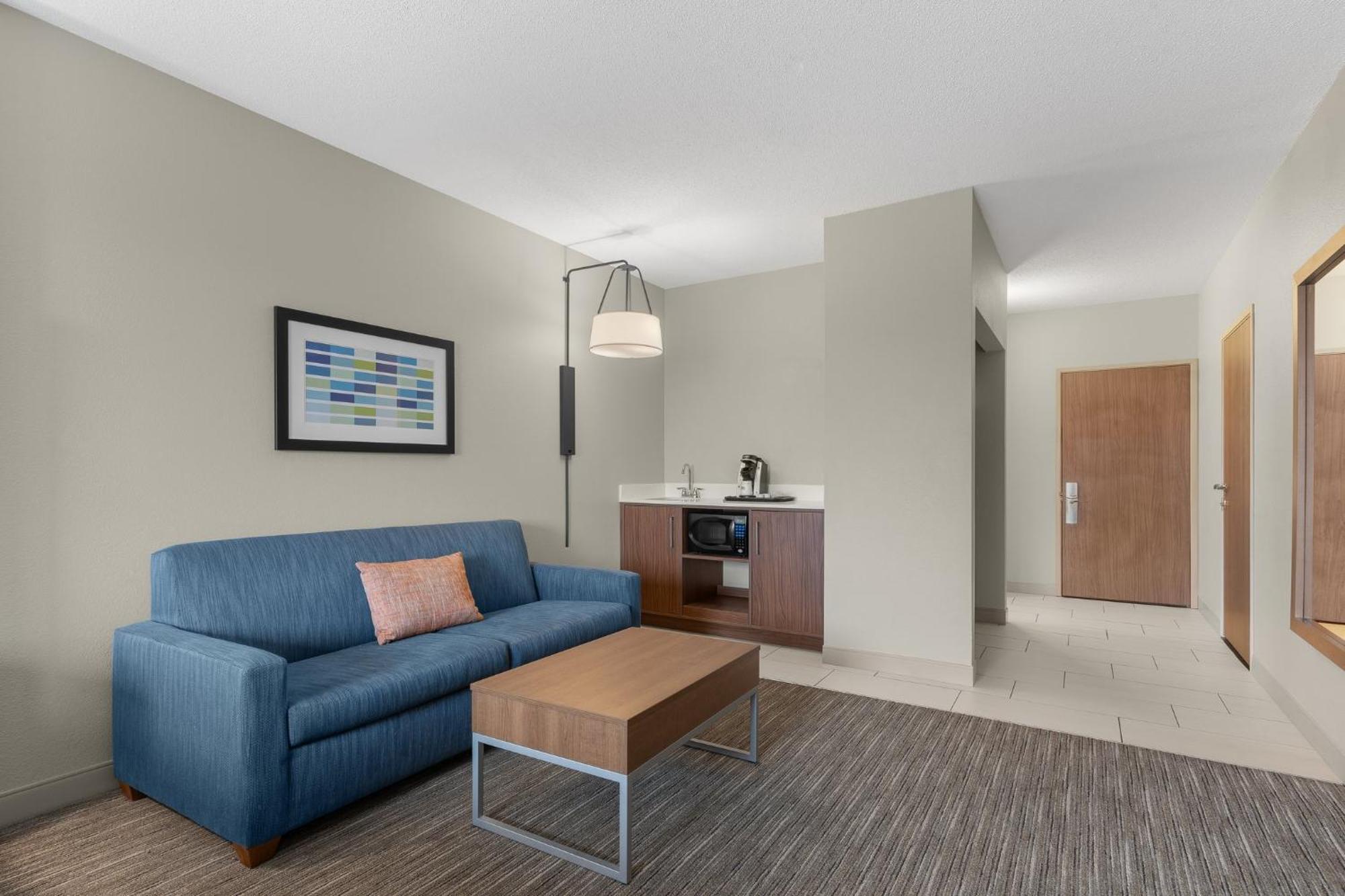 Holiday Inn Express Hotel & Suites Coralville By Ihg Ngoại thất bức ảnh