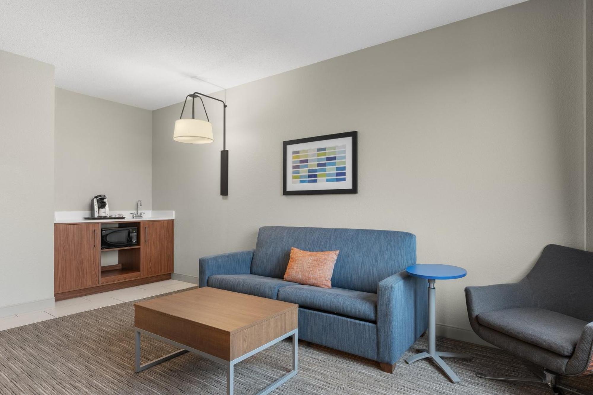 Holiday Inn Express Hotel & Suites Coralville By Ihg Ngoại thất bức ảnh