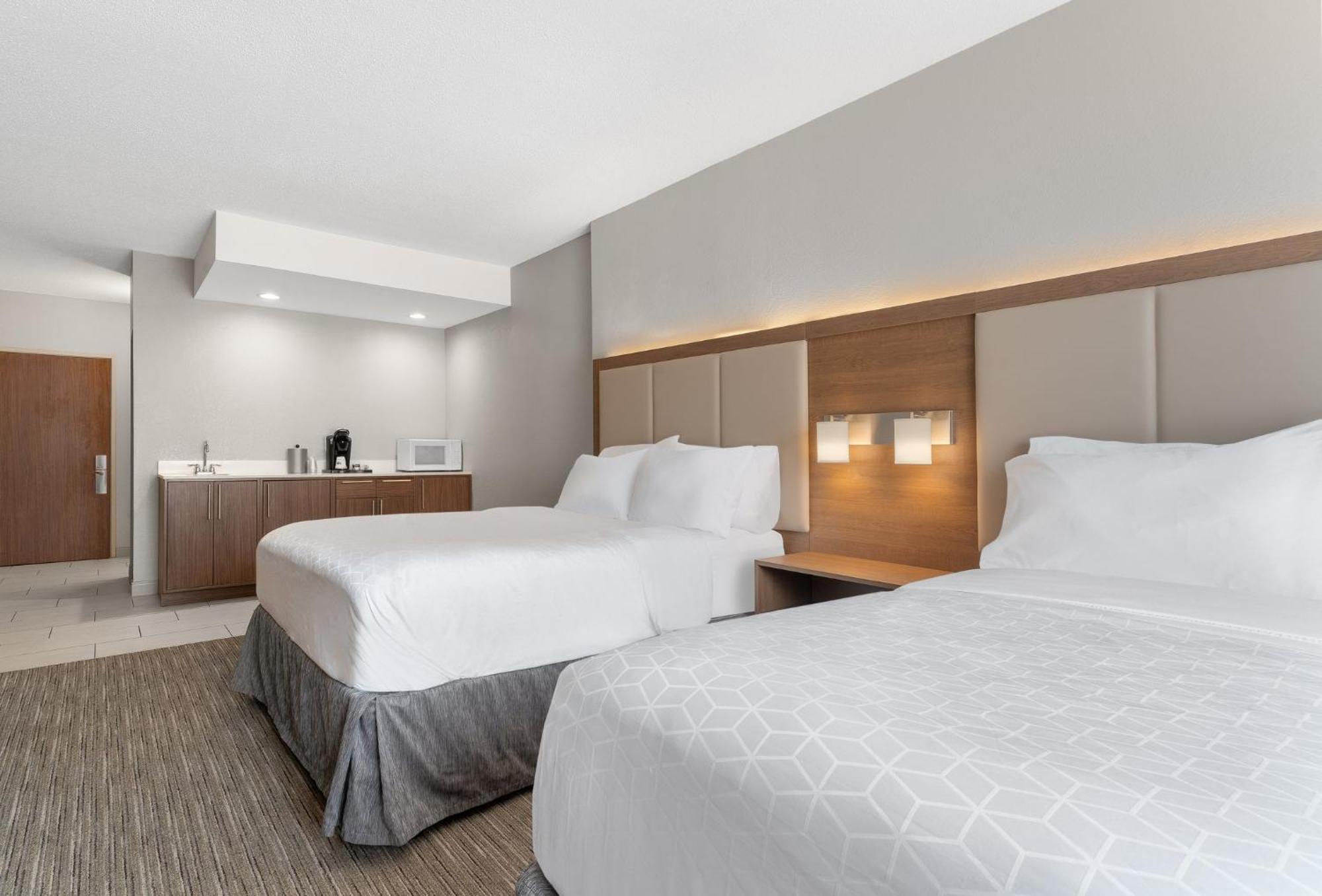 Holiday Inn Express Hotel & Suites Coralville By Ihg Ngoại thất bức ảnh