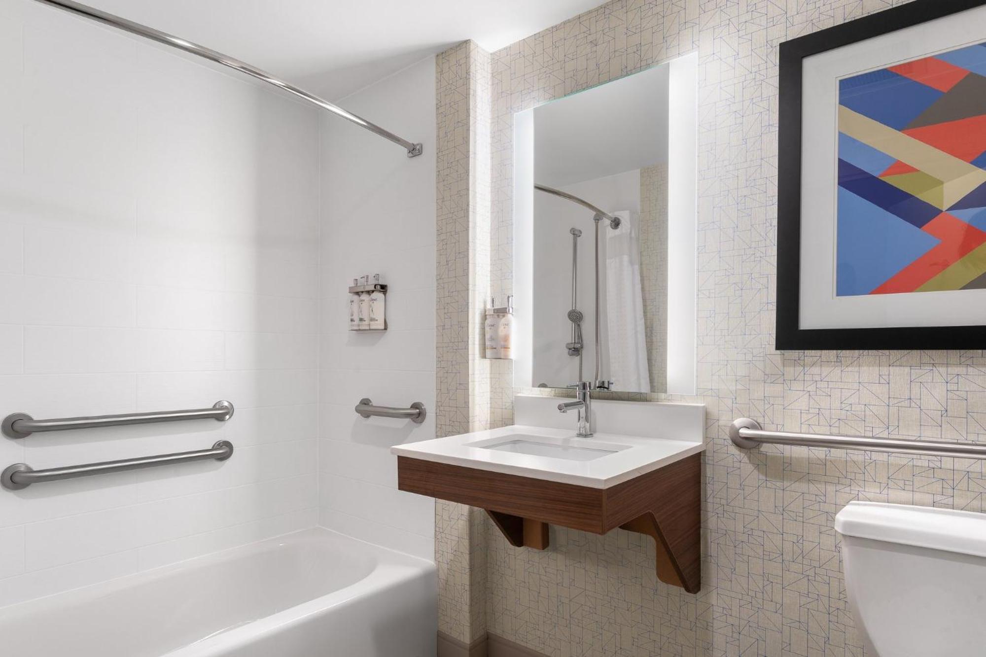 Holiday Inn Express Hotel & Suites Coralville By Ihg Ngoại thất bức ảnh