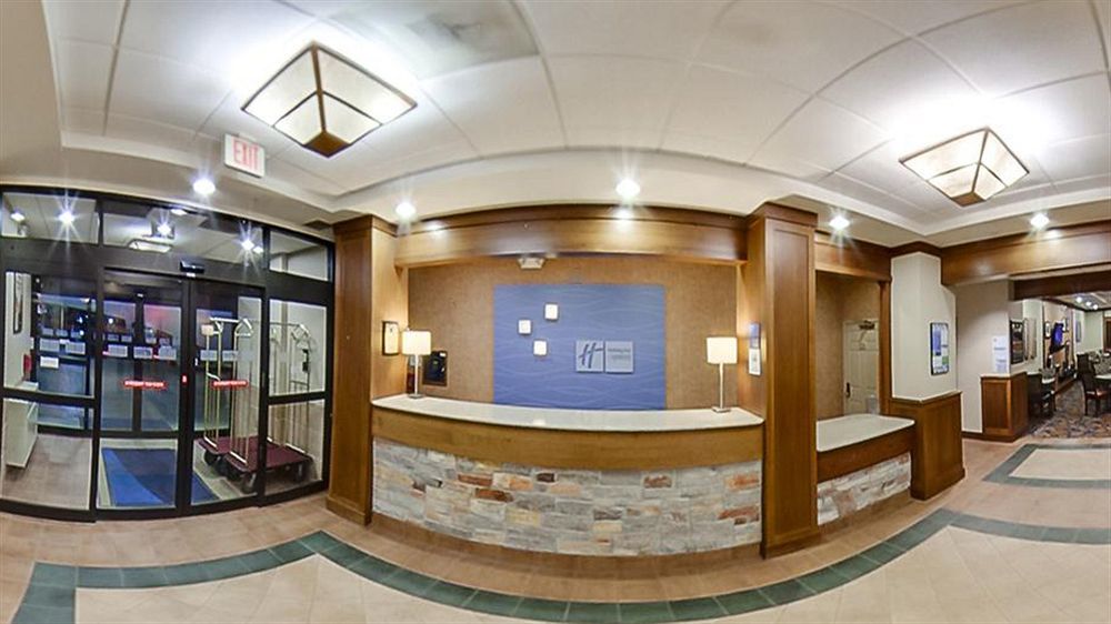 Holiday Inn Express Hotel & Suites Coralville By Ihg Ngoại thất bức ảnh