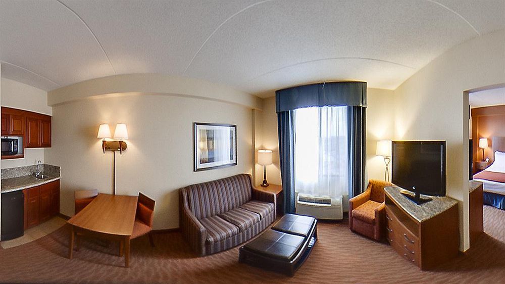 Holiday Inn Express Hotel & Suites Coralville By Ihg Ngoại thất bức ảnh