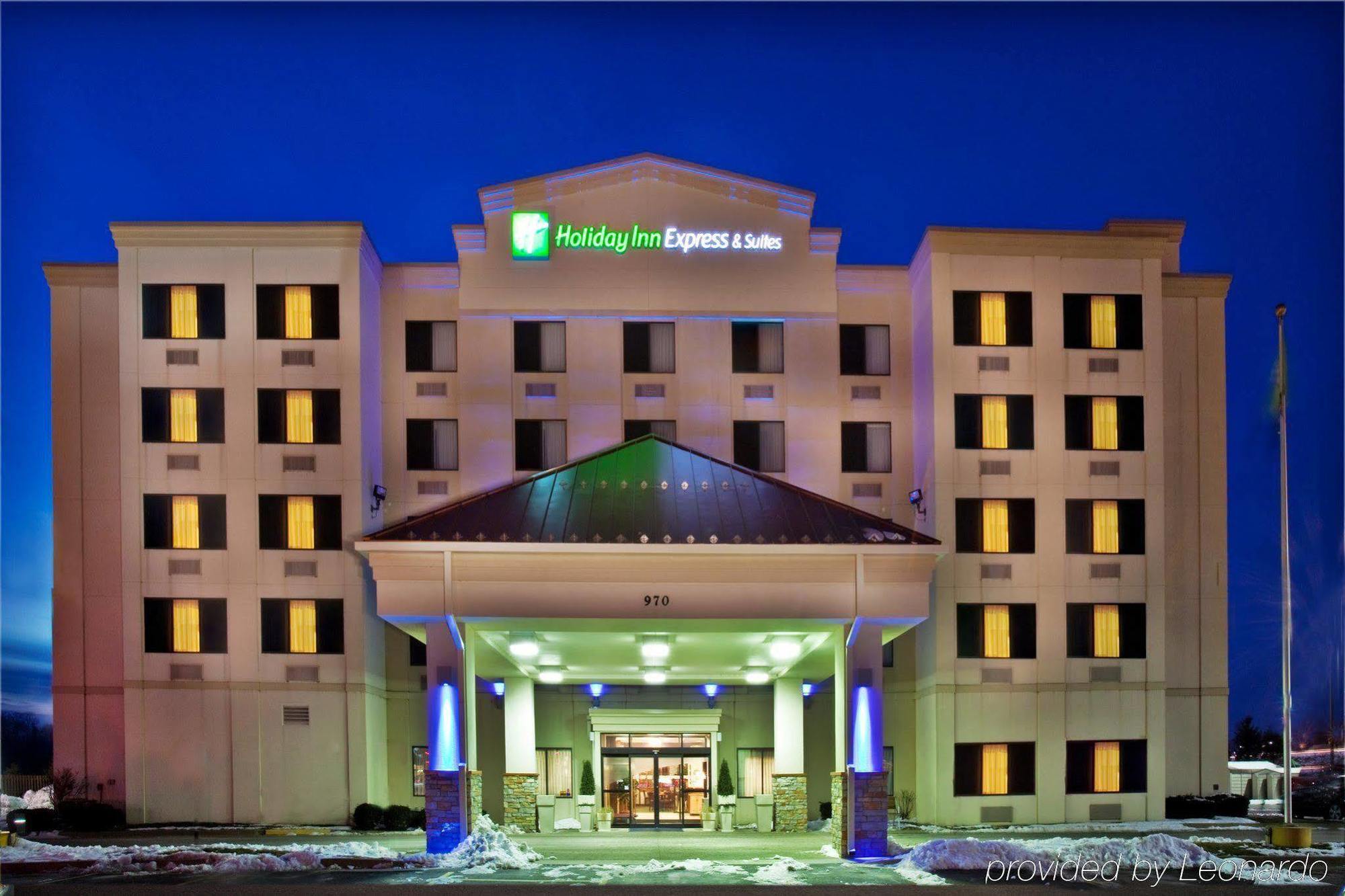 Holiday Inn Express Hotel & Suites Coralville By Ihg Ngoại thất bức ảnh
